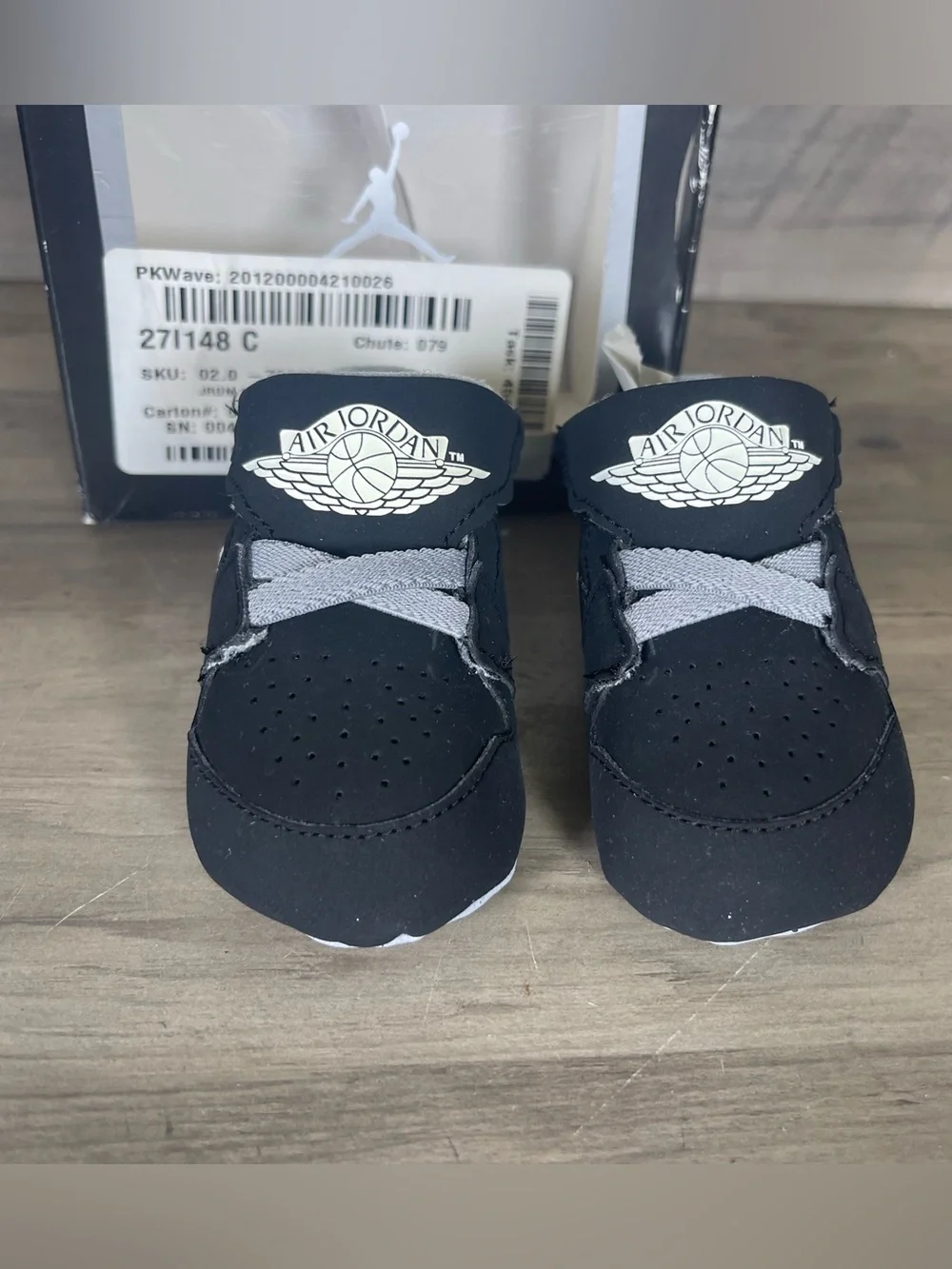 NEW IN BOX Nike Jordan 1st Crib Baby 2C Black Soft Sole Shoes 370305-011 Infant